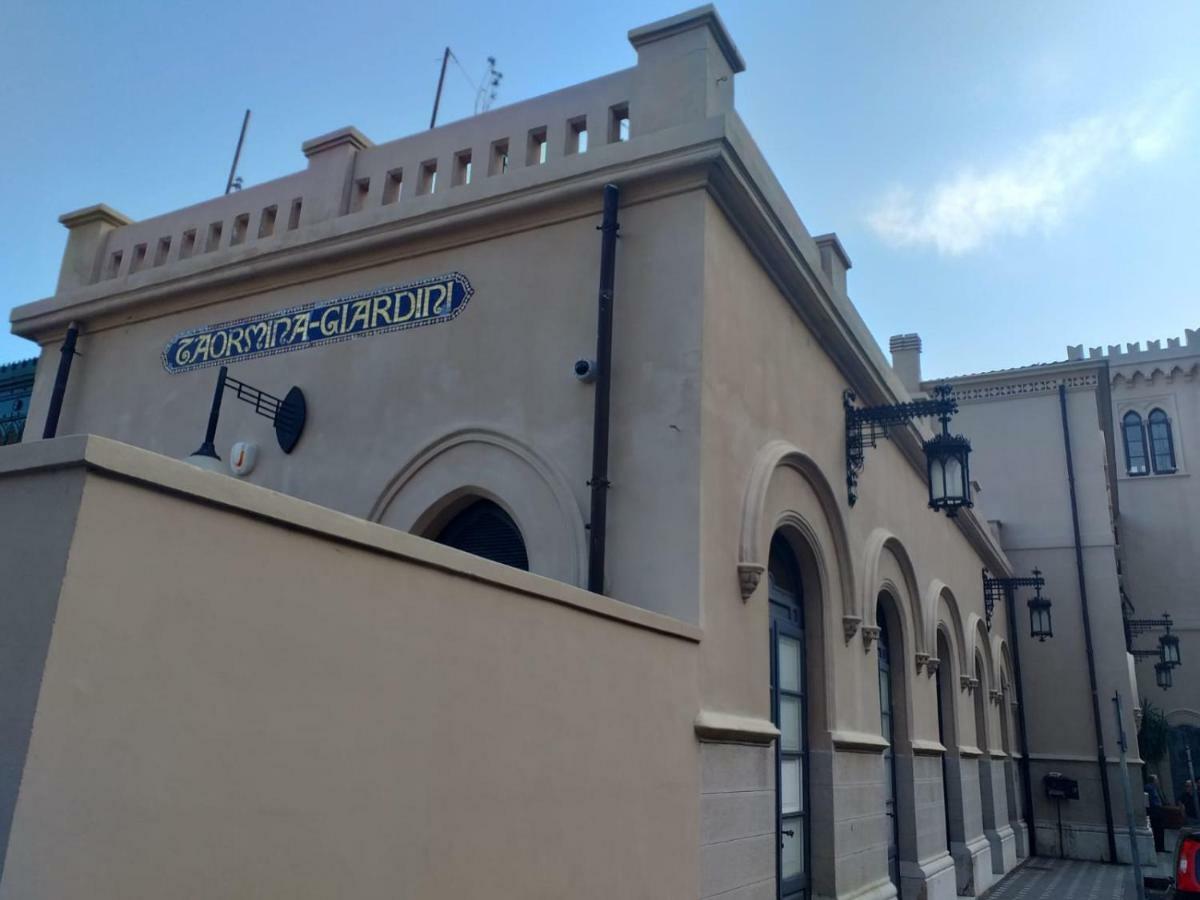 La Maison Dorée Giardini-Naxos Exterior foto